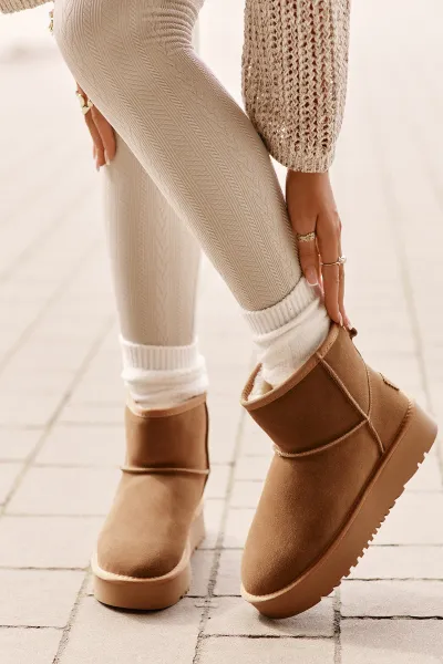 Leather suede snow boots on a platform above the ankles Camel Rianaella
