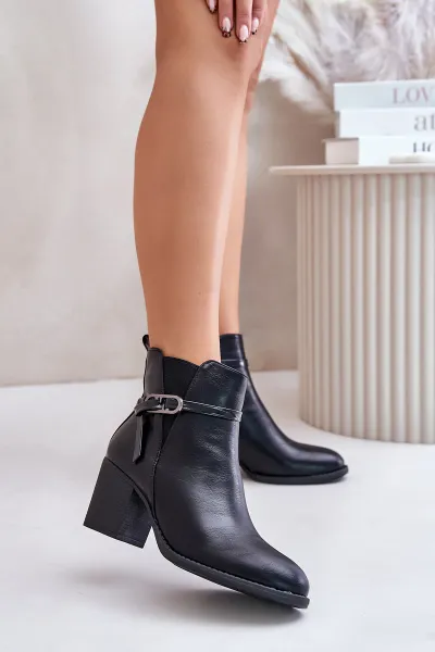 Women's ankle boots with heel with strap insulated black Zinithia