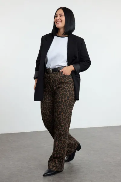 Trendyol Curve Brown High Waist Leopard Patterned Straight Fit Plus Size Jeans