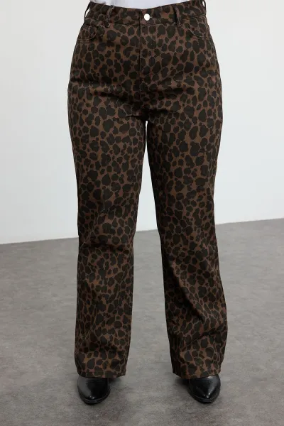 Trendyol Curve Brown High Waist Leopard Patterned Straight Fit Plus Size Jeans