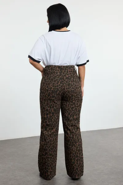 Trendyol Curve Brown High Waist Leopard Patterned Straight Fit Plus Size Jeans