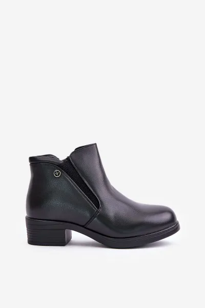 Ankle boots with a low upper insulated with Vinceza fur black