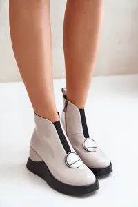 Lacquered wedge ankle boots insulated with D&A light grey