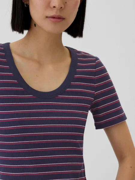 GAP Ribbed T-Shirt - Women's