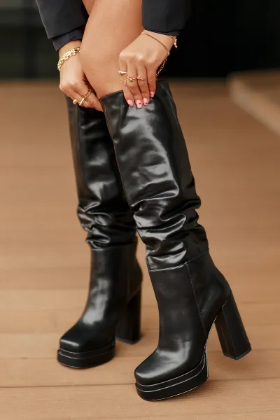 Slip-on boots with heel and platform with ruching insulated black Beridra