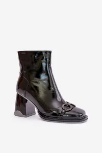 Patent leather ankle boots with heel insulated with D&A decoration black