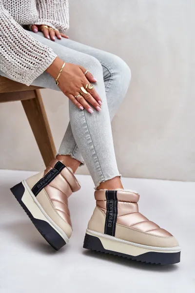 Low snow boots on a thick sole D.Franklin Beige