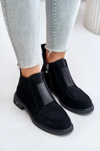 Suede low ankle boots on a flat heel insulated with D&A black