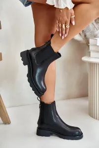 Leather ankle boots Chelsea with decorative chain insulated D&A black