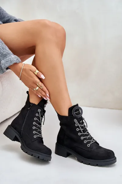Insulated shoes with decorative lacing Vinceza Black