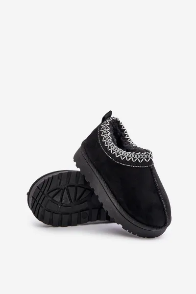 Children's ankle snow boots on a platform insulated with fur black Vilabria