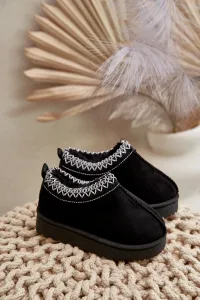 Children's ankle snow boots on a platform insulated with fur black Vilabria