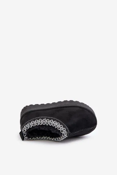 Children's ankle snow boots on a platform insulated with fur black Vilabria