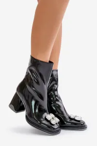 Lacquered women's ankle boots with D&A decoration black