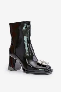 Lacquered women's ankle boots with D&A decoration black