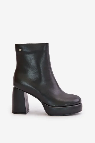 GOE natural leather ankle boots black