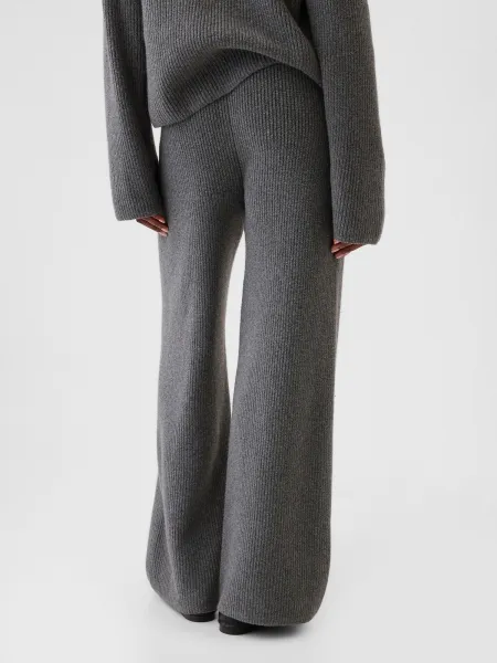 GAP Knitted trousers CashSoft - Women's