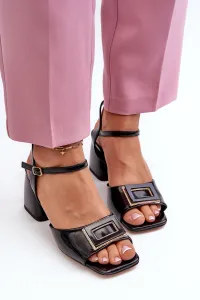 S. BARSKI Elegantné lakované sandále na opätku s ozdobou Čierne D&A