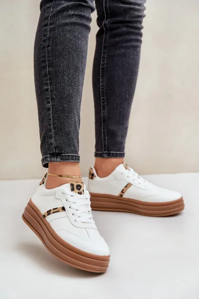 FG2 Pohodlné dámske športové topánky na platforme White Devan