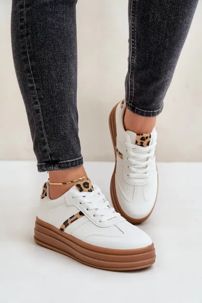 FG2 Pohodlné dámske športové topánky na platforme White Devan