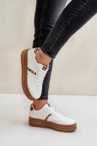 FG2 Pohodlné dámske športové topánky na platforme White Devan