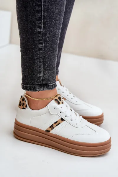 FG2 Pohodlné dámske športové topánky na platforme White Devan