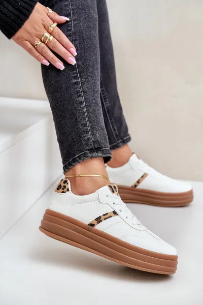 FG2 Pohodlné dámske športové topánky na platforme White Devan