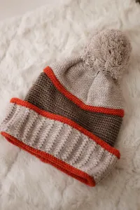 Women's Cap Kinga K297 Beige + Mocca + Red