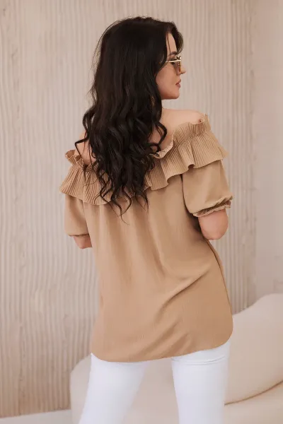 Spanish blouse with decorative ruffle Camel