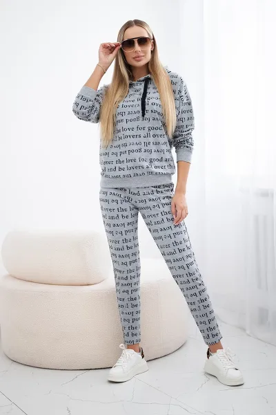 Set with grey print