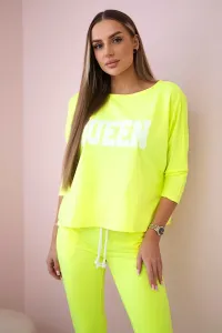 Set with yellow neon Queen print