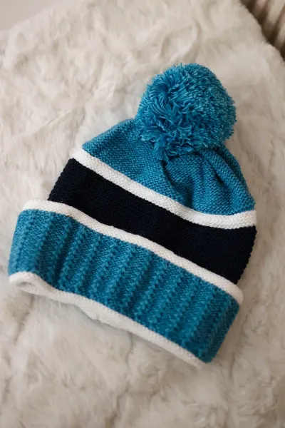 Women's cap Kinga K297 turquoise + navy blue