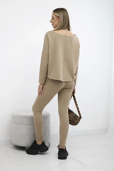 Set with oversized camel blouse