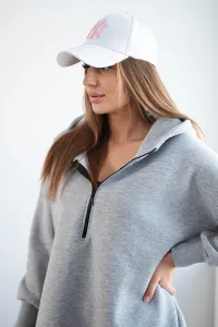 Insulated sweatshirt with slits on the sides in gray color