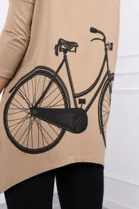Sweatshirt with a camel cycling print