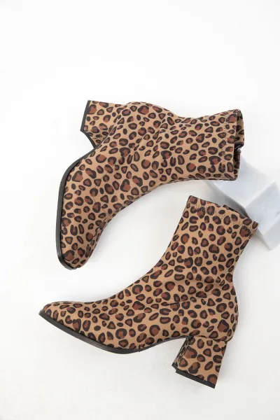Soho Leopard Women's Boots & Bootie 19574