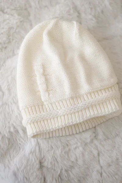Women's cap Kaja K339 ecru