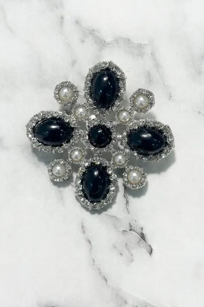 Floral brooch 2 silver + black