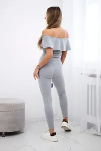 Set with a ruffle in gray color