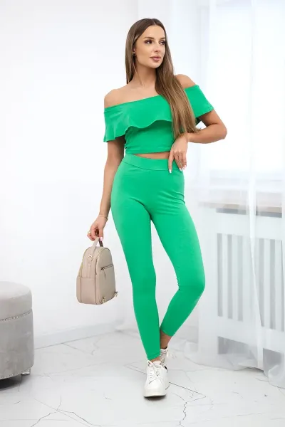 Set with green ruffle