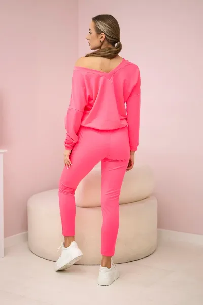Set with zircon panther pink neon