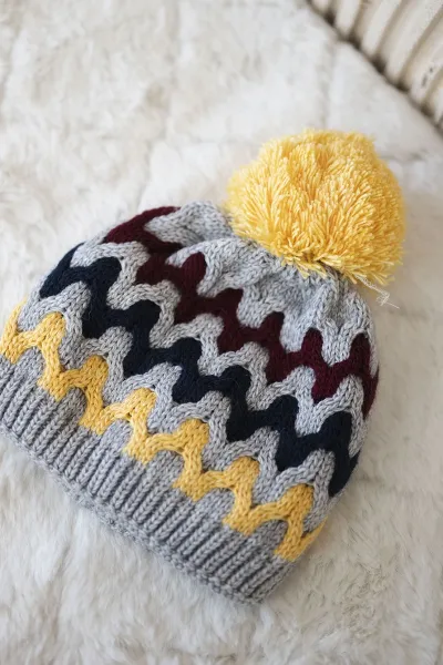 Women's cap Laila K283 dark gray+yellow