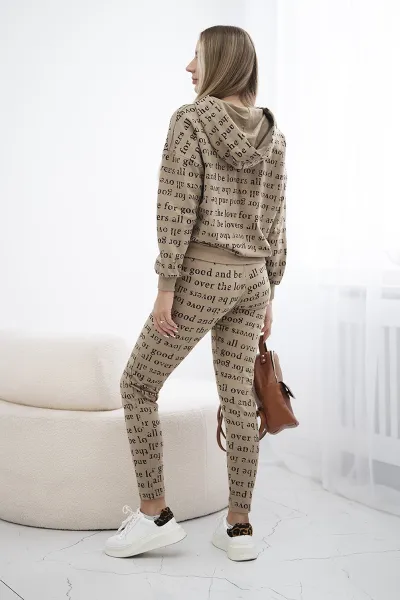 Set with a camel print