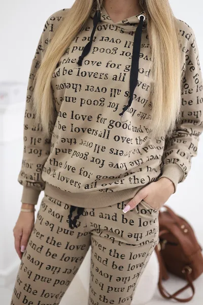 Set with a camel print