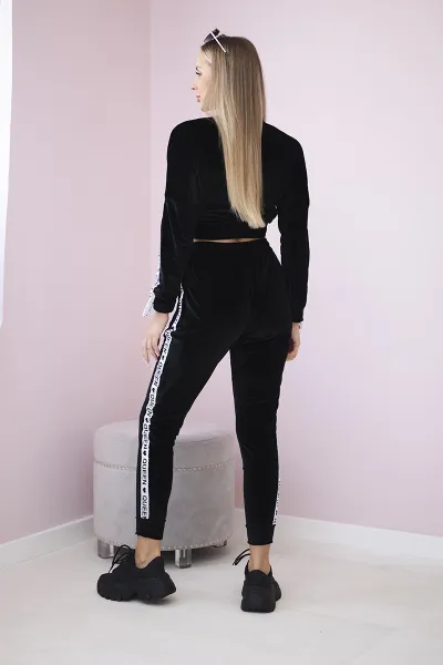 Legínovo Velúrová súprava s nápisom Queen cappuccino Farba: Čierna, Veľkosť: UNI