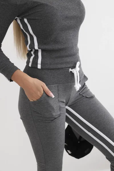 Set with double stripe graphite