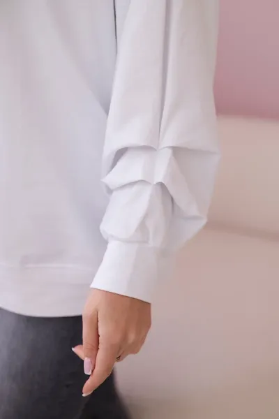 Cotton blouse with bow in white
