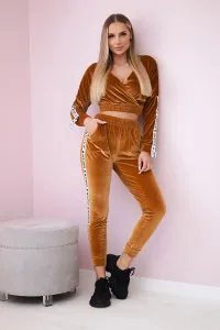 Velour set with Queen camel inscription