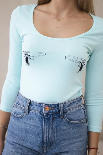 Nude blouse with a pistol print mint