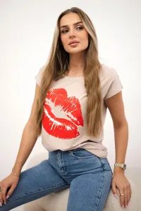 Blouse with beige lip print